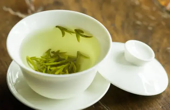 上海周末运动搭子新风潮：户外徒步搭子与网球羽毛球搭子为何一约难求
